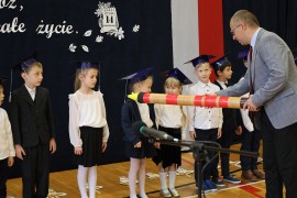 Dzień Edukacji Narodowej i uroczyste ślubowanie uczni&oacute;w klas pierwszych