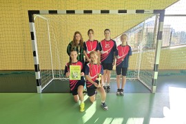 DZIEWCZYNY SP 2 NA MEDAL